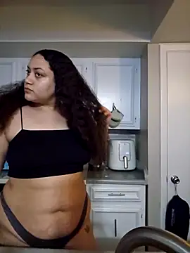 Snapshot of honeeyyy_pot chatting on 28, 2, 2025 honeeyyy pot online show from 28, 2, 2025