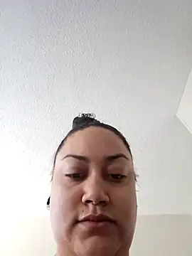 Snapshot of honeeyyy_pot chatting on 2, 3, 2025 honeeyyy pot online show from 2, 3, 2025