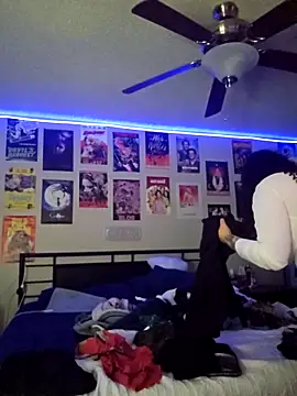 Snapshot of honeeyyy_pot chatting on 17, 9, 2025 honeeyyy pot online show from 17, 9, 2025