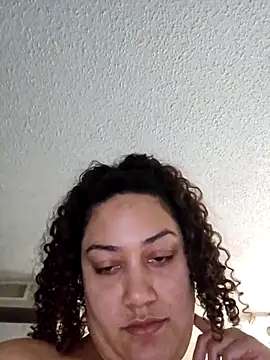 Snapshot of honeeyyy_pot chatting on 21, 9, 2025 honeeyyy pot online show from 21, 9, 2025