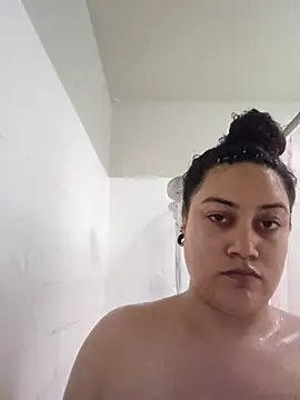 Snapshot of honeeyyy_pot chatting on 25, 9, 2025 honeeyyy pot online show from 25, 9, 2025