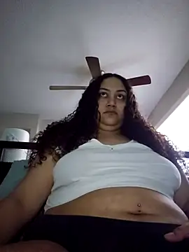 Snapshot of honeeyyy_pot chatting on 1, 10, 2025 honeeyyy pot online show from 1, 10, 2025