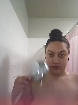 Snapshot of honeeyyy_pot chatting on 2, 10, 2025 honeeyyy pot online show from 2, 10, 2025