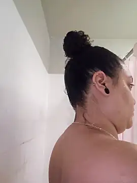 Snapshot of honeeyyy_pot chatting on 7, 10, 2025 honeeyyy pot online show from 7, 10, 2025