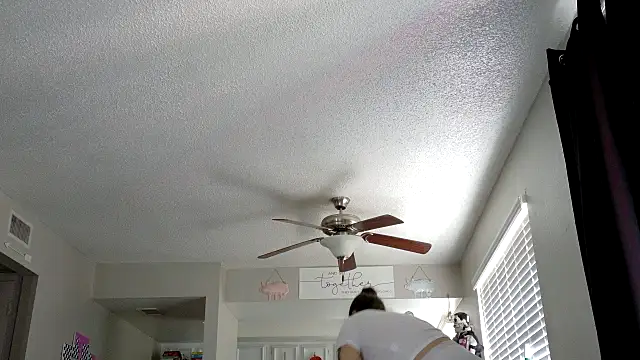 Snapshot of honeeyyy_pot chatting on 9, 10, 2025 honeeyyy pot online show from 9, 10, 2025