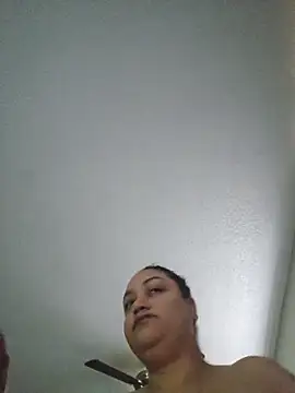 Snapshot of honeeyyy_pot chatting on 12, 11, 2025 honeeyyy pot online show from 12, 11, 2025