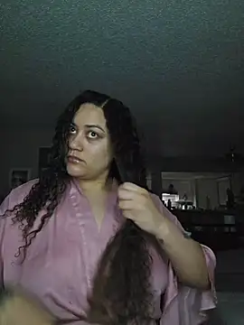 Snapshot of honeeyyy_pot chatting on 17, 11, 2025 honeeyyy pot online show from 17, 11, 2025