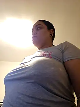Snapshot of honeeyyy_pot chatting on 26, 3, 2026 honeeyyy pot online show from 26, 3, 2026