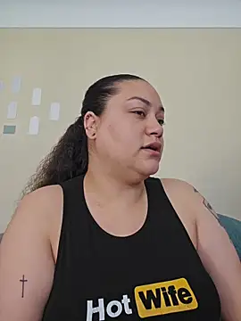 Snapshot of honeeyyy_pot chatting on 14, 4, 2026 honeeyyy pot online show from 14, 4, 2026