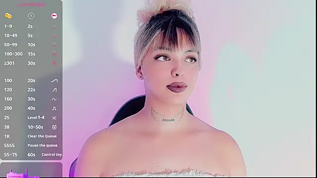 Emmaa Saenz  online show from 5, 12, 2025