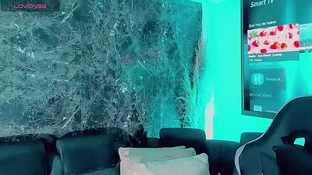 Emmaa Saenz  online show from 8, 2, 2026