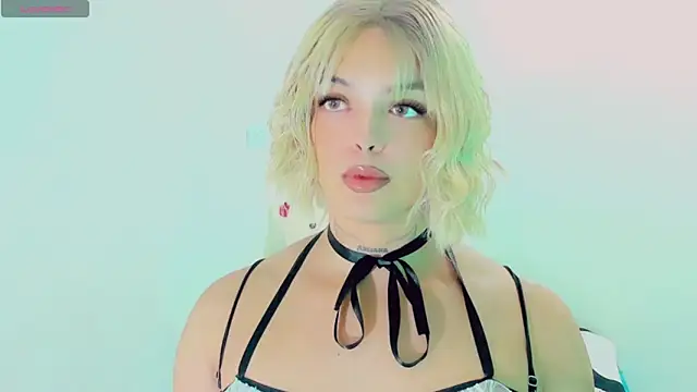 Snapshot of Emmaa_Saenz_ chatting on 10, 4, 2026 Emmaa Saenz online show from 10, 4, 2026