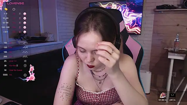 lucy mirror online show from 1, 12, 2025