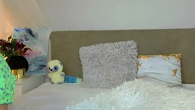 LuisaSin online show from 2, 12, 2025