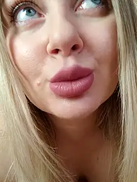 LadyLolyPop  online show from 13, 3, 2025