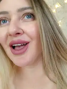 LadyLolyPop  online show from 12, 9, 2025