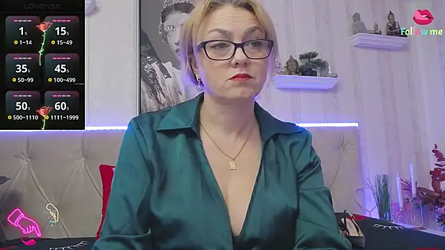 LadyJeen online show from 12, 10, 2025