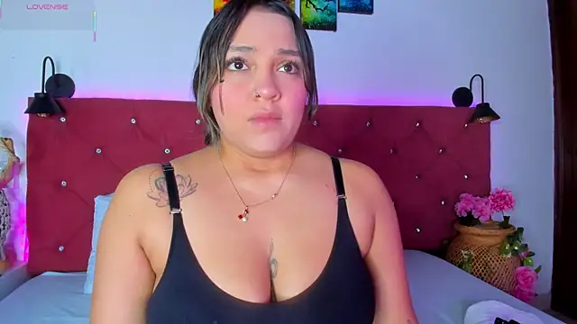 Snapshot of Abril_Gomez06 chatting on 21, 10, 2025 Abril Gomez06 online show from 21, 10, 2025