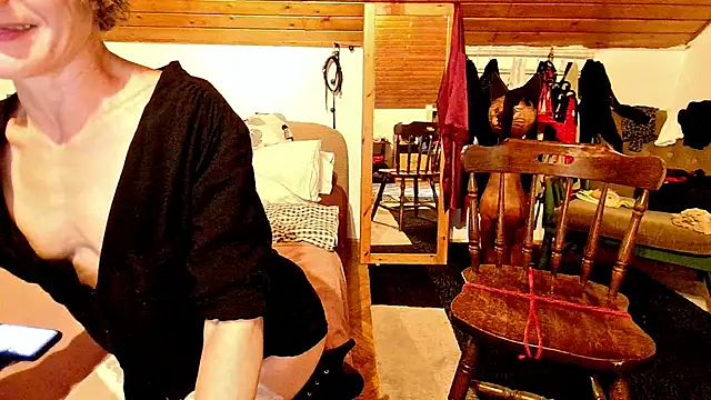 Hot Colettte online show from 13, 12, 2024