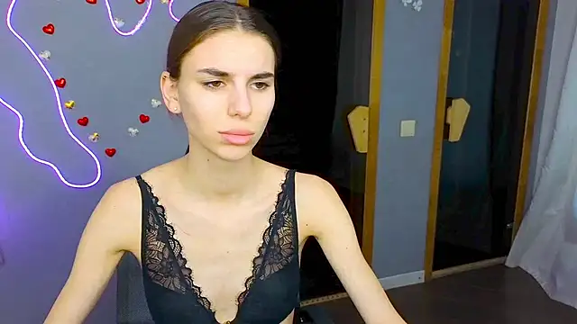 Snapshot of EmmyGreans chatting on 13, 2, 2025 EmmyGreans online show from 13, 2, 2025