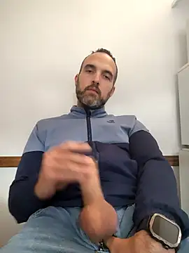 leon3875 online show from 5, 12, 2025