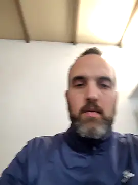 leon3875 online show from 18, 12, 2025