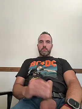 Snapshot of leon3875 chatting on 30, 3, 2026 leon3875 online show from 30, 3, 2026