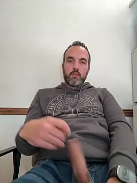 Snapshot of leon3875 chatting on 11, 5, 2026 leon3875 online show from 11, 5, 2026