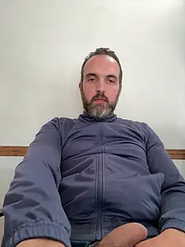 Snapshot of leon3875 chatting on 15, 5, 2026 leon3875 online show from 15, 5, 2026