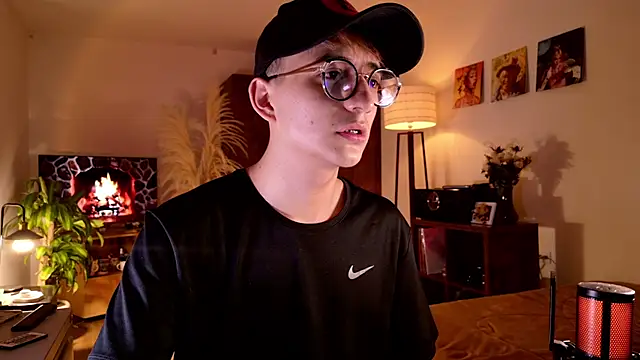 Snapshot of Mr_evan1 chatting on 9, 9, 2025 Mr evan1 online show from 9, 9, 2025