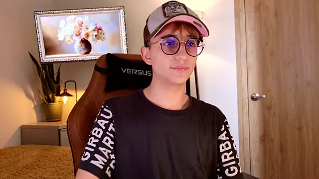 Snapshot of Mr_evan1 chatting on 14, 11, 2025 Mr evan1 online show from 14, 11, 2025