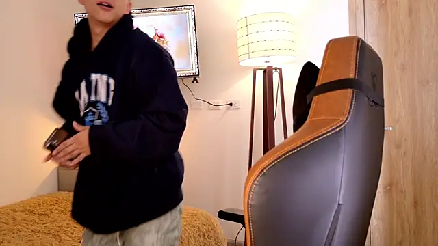 Snapshot of Mr_evan1 chatting on 18, 11, 2025 Mr evan1 online show from 18, 11, 2025