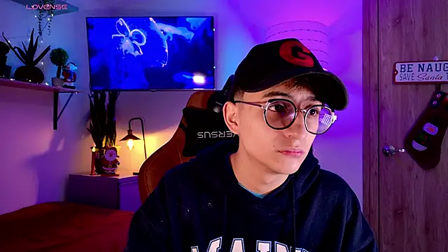 Snapshot of Mr_evan1 chatting on 28, 11, 2025 Mr evan1 online show from 28, 11, 2025