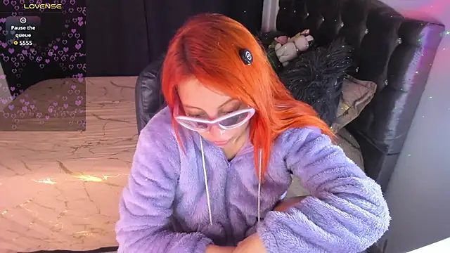 Snapshot of Violetaarey chatting on 21, 4, 2026 Violetaarey online show from 21, 4, 2026