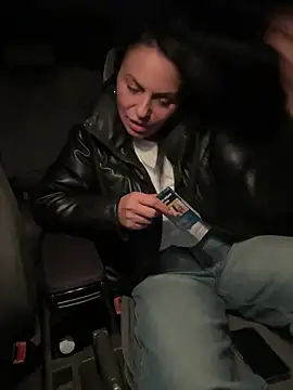 KimKelly13 online show from 9, 4, 2026