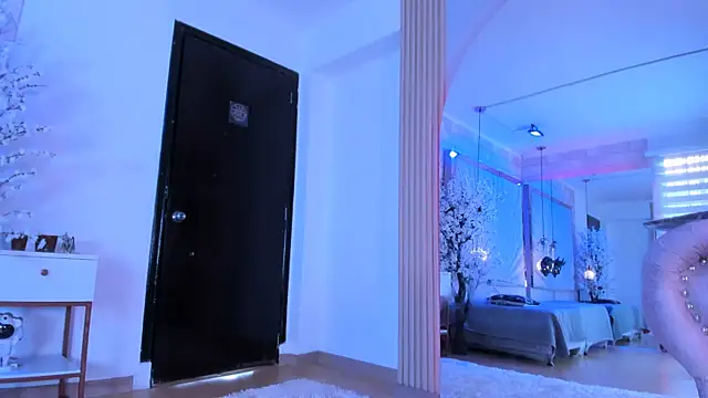 zephirahabney online show from 10, 2, 2025