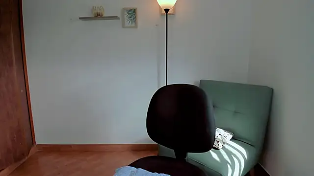 Lilabril online show from 10, 1, 2025