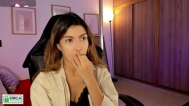 Snapshot of Lilabril chatting on 12, 4, 2026 Lilabril online show from 12, 4, 2026