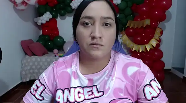 Snapshot of Saracutee1 chatting on 15, 12, 2024 Saracutee1 online show from 15, 12, 2024