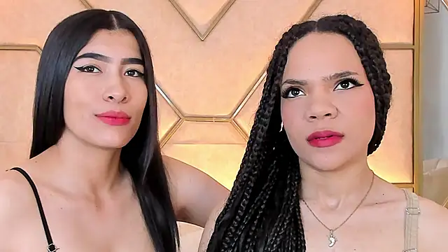 Snapshot of siara_and_zoe chatting on 20, 12, 2025 siara and zoe online show from 20, 12, 2025