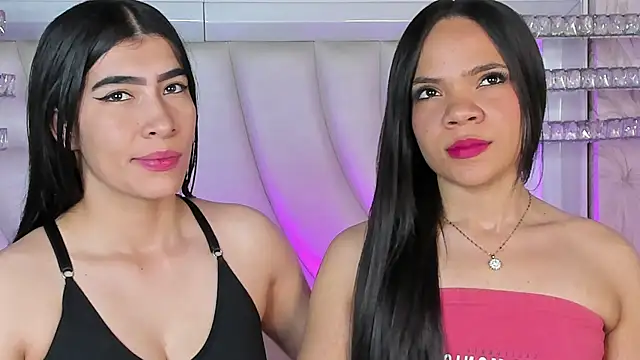 Snapshot of siara_and_zoe chatting on 7, 4, 2026 siara and zoe online show from 7, 4, 2026
