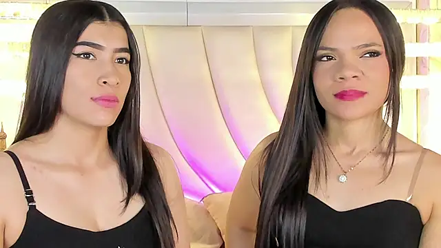 Snapshot of siara_and_zoe chatting on 9, 4, 2026 siara and zoe online show from 9, 4, 2026