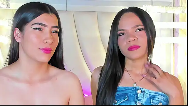 Snapshot of siara_and_zoe chatting on 10, 4, 2026 siara and zoe online show from 10, 4, 2026