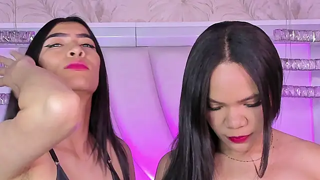 Snapshot of siara_and_zoe chatting on 20, 4, 2026 siara and zoe online show from 20, 4, 2026