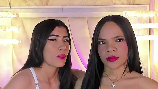 Snapshot of siara_and_zoe chatting on 12, 6, 2026 siara and zoe online show from 12, 6, 2026
