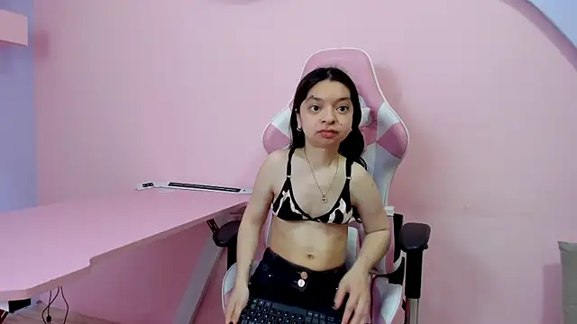 CharlotteMuller online show from 3, 12, 2025