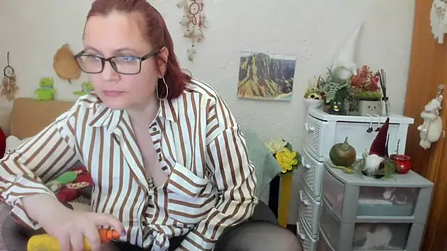 Snapshot of PlayfullMature chatting on 5, 3, 2025 PlayfullMature online show from 5, 3, 2025