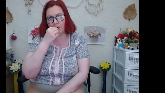 Snapshot of PlayfullMature chatting on 19, 9, 2025 PlayfullMature online show from 19, 9, 2025