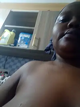 queennapal online show from 13, 4, 2026