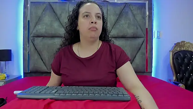 Snapshot of Danielaandximena chatting on 18, 12, 2024 Danielaandximena online show from 18, 12, 2024